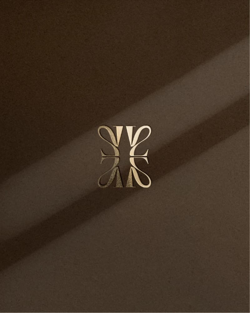 Monogramme doré